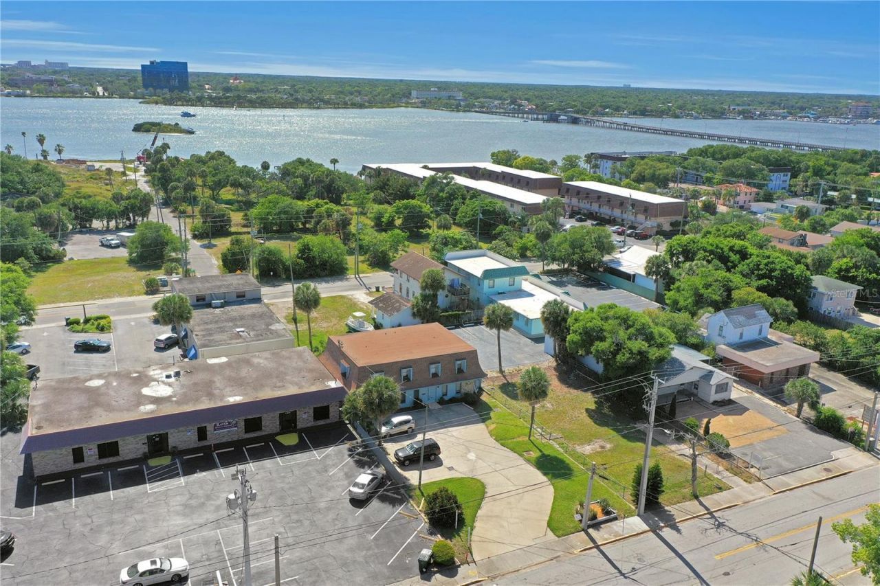 162 S Peninsula Drive, Daytona Beach, FL 32118 Photo