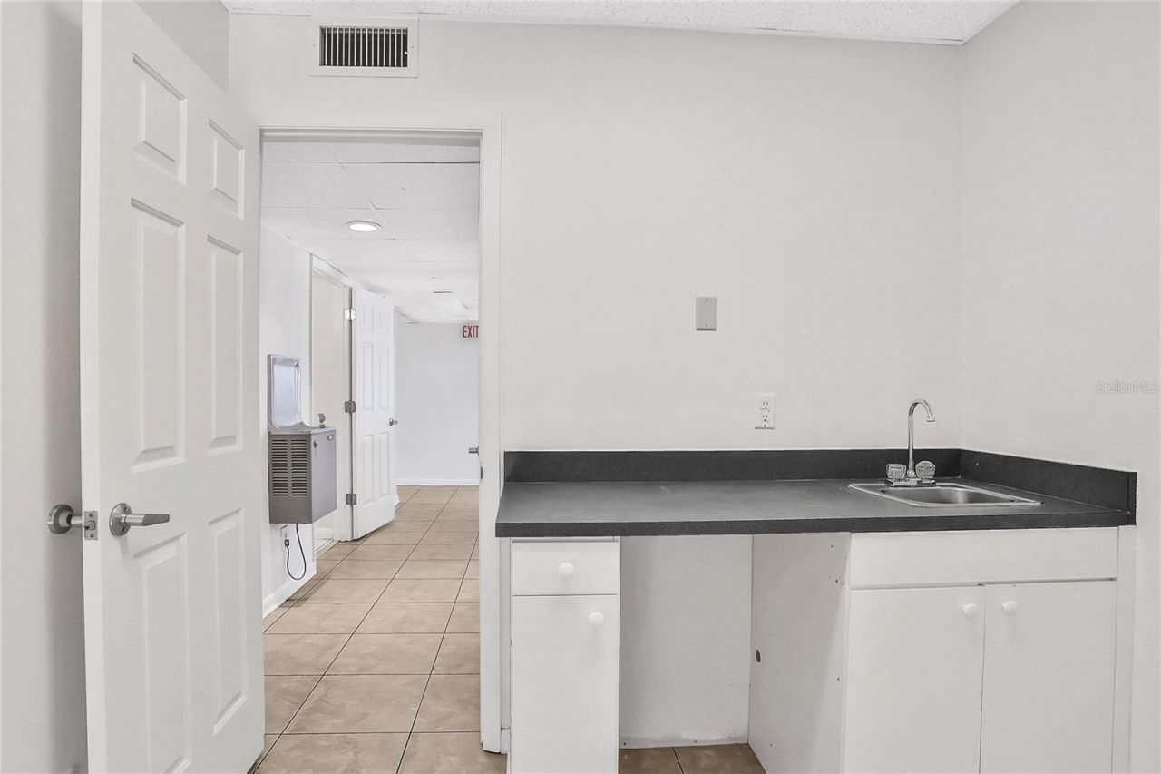 162 S Peninsula Drive, Daytona Beach, FL 32118 Photo