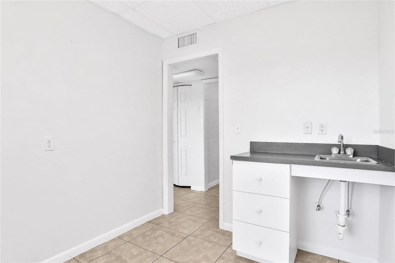 162 S Peninsula Drive, Daytona Beach, FL 32118 Photo