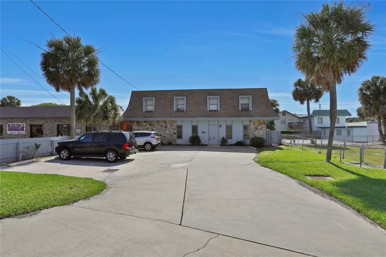 162 S Peninsula Drive, Daytona Beach, FL 32118 Photo