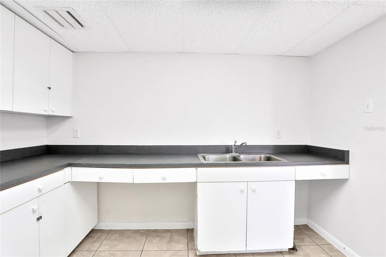 162 S Peninsula Drive, Daytona Beach, FL 32118 Photo