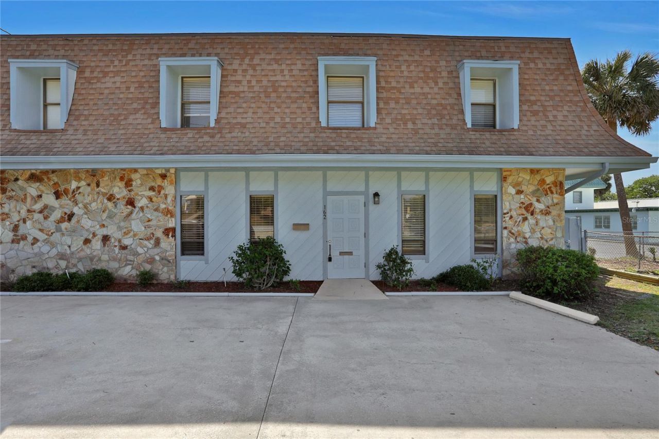 162 S Peninsula Drive, Daytona Beach, FL 32118 Photo