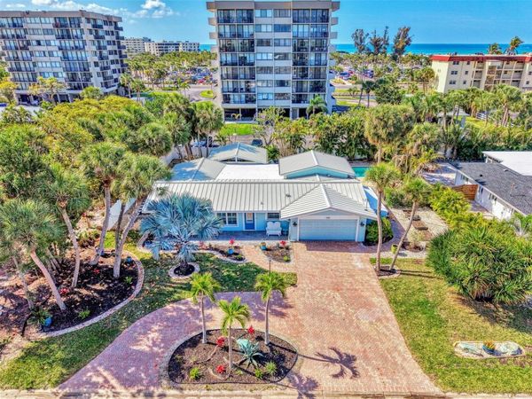 5628 CAPE LEYTE DRIVE , SARASOTA, FL 34242