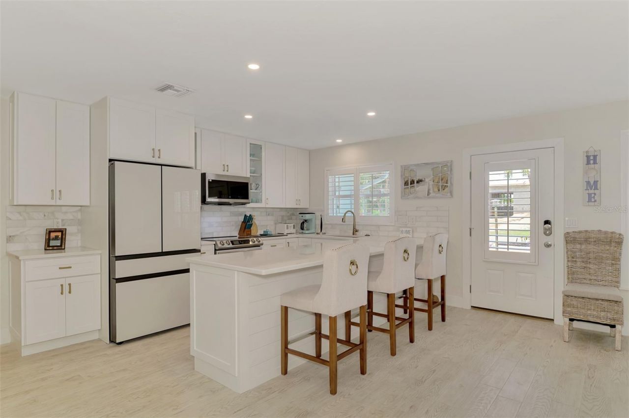 5628 Cape Leyte Drive, Sarasota, FL 34242 Photo