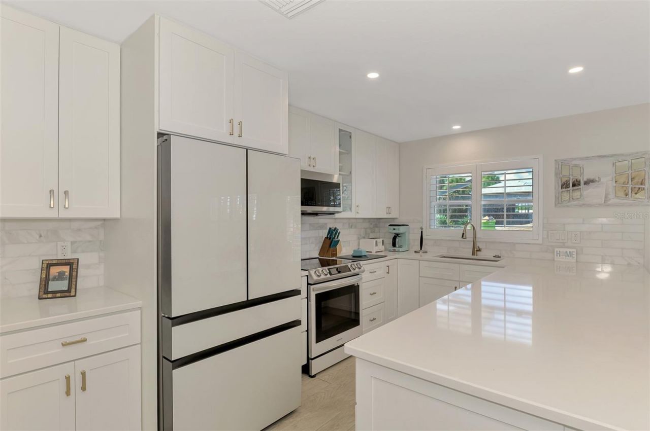 5628 Cape Leyte Drive, Sarasota, FL 34242 Photo