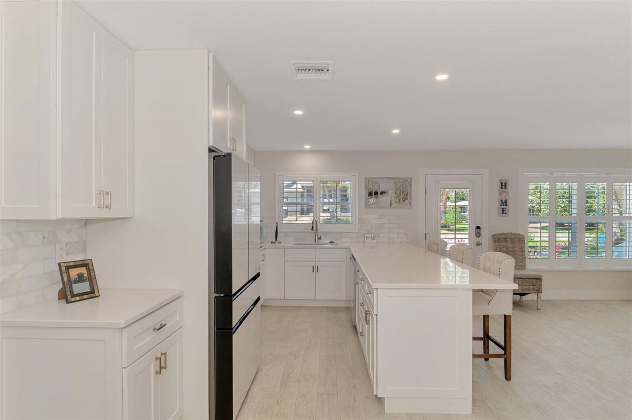 5628 Cape Leyte Drive, Sarasota, FL 34242 Photo