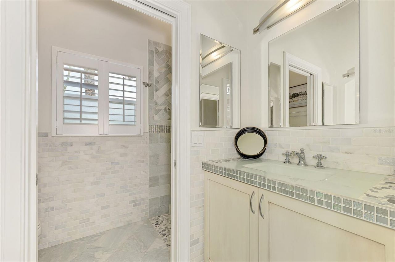 5628 Cape Leyte Drive, Sarasota, FL 34242 Photo