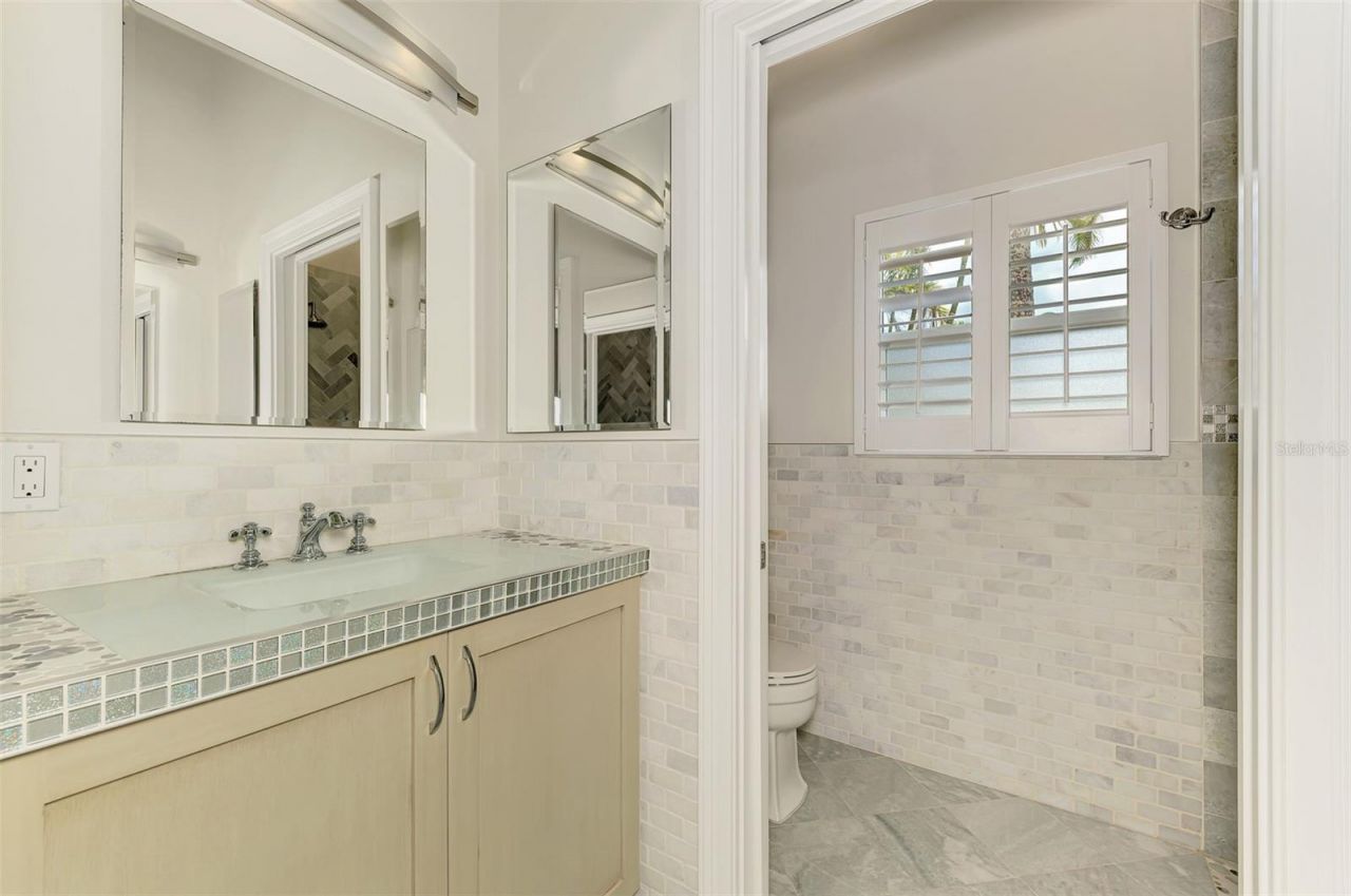 5628 Cape Leyte Drive, Sarasota, FL 34242 Photo
