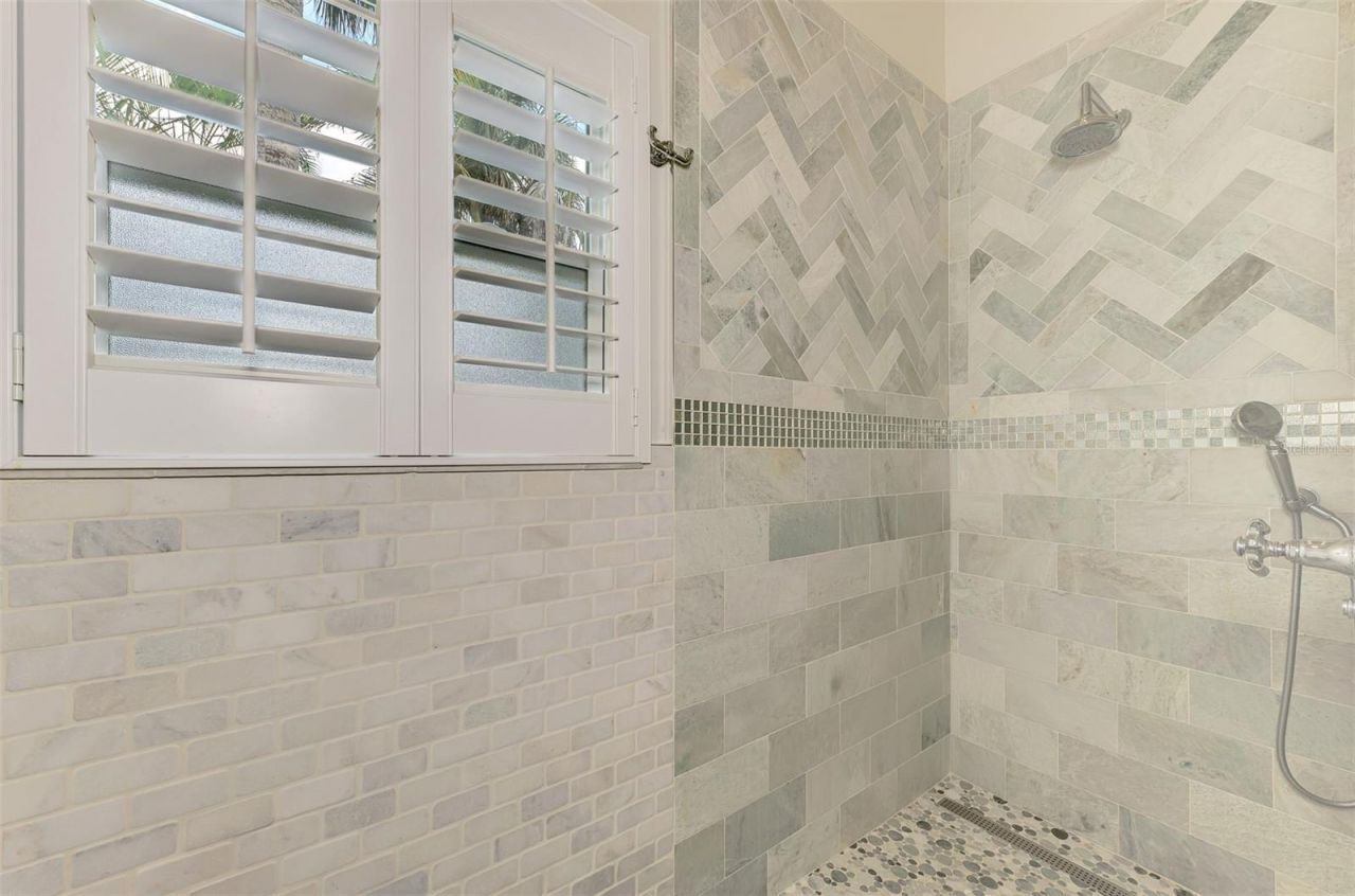 5628 Cape Leyte Drive, Sarasota, FL 34242 Photo