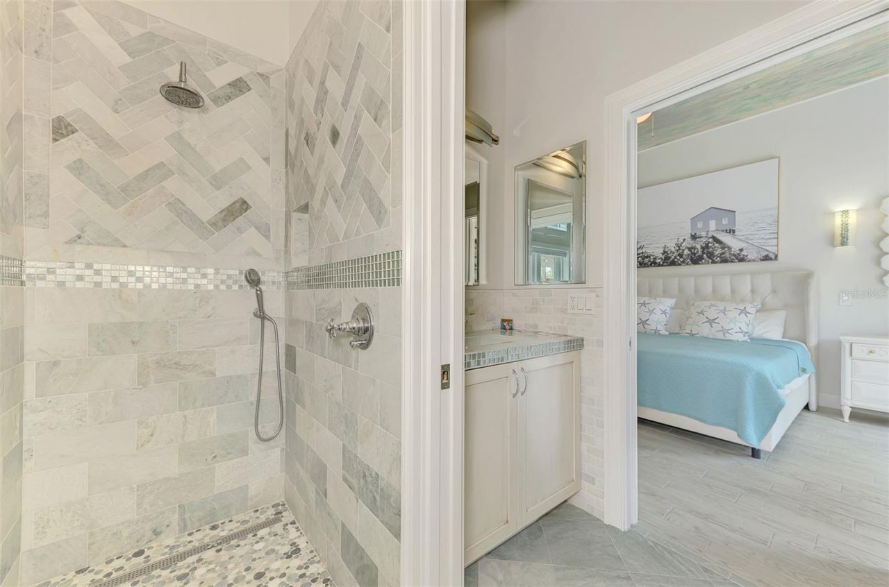 5628 Cape Leyte Drive, Sarasota, FL 34242 Photo