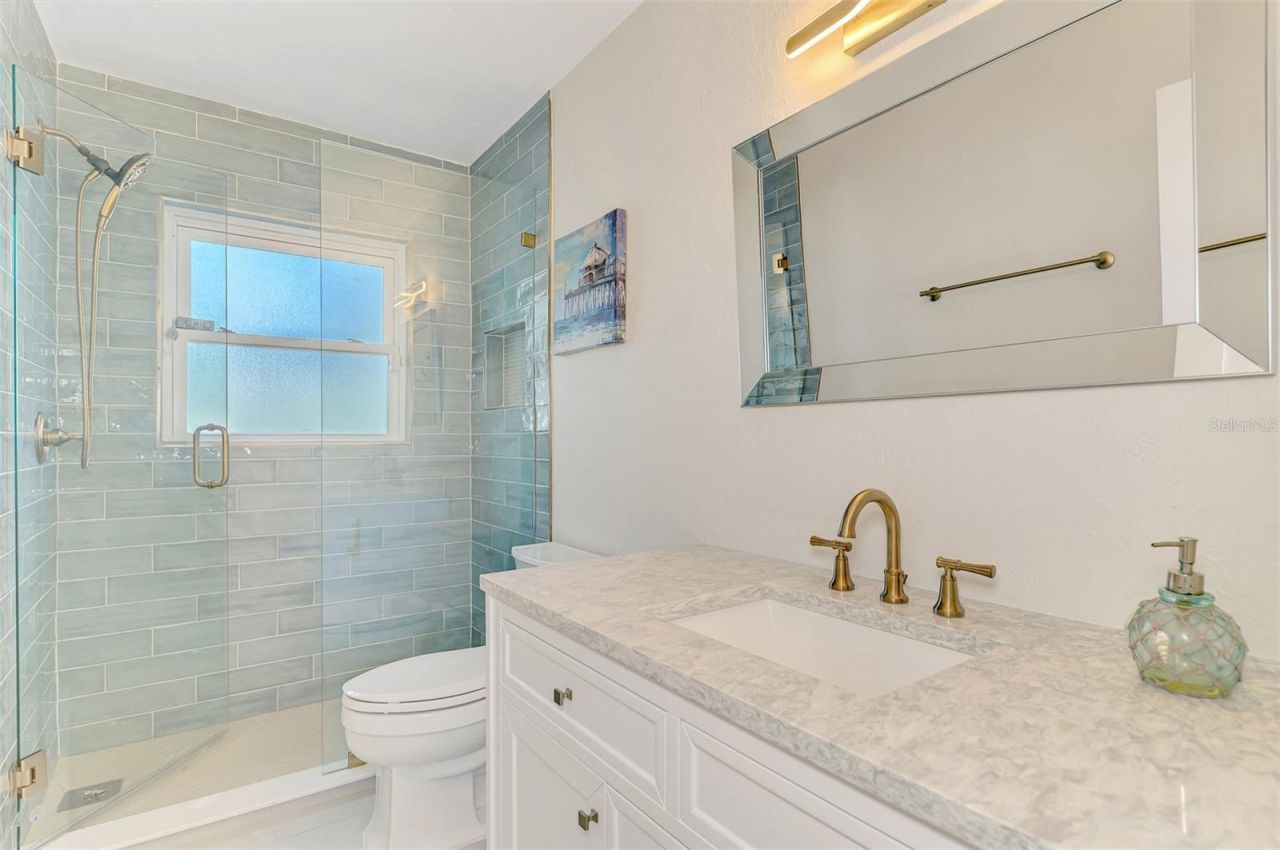 5628 Cape Leyte Drive, Sarasota, FL 34242 Photo
