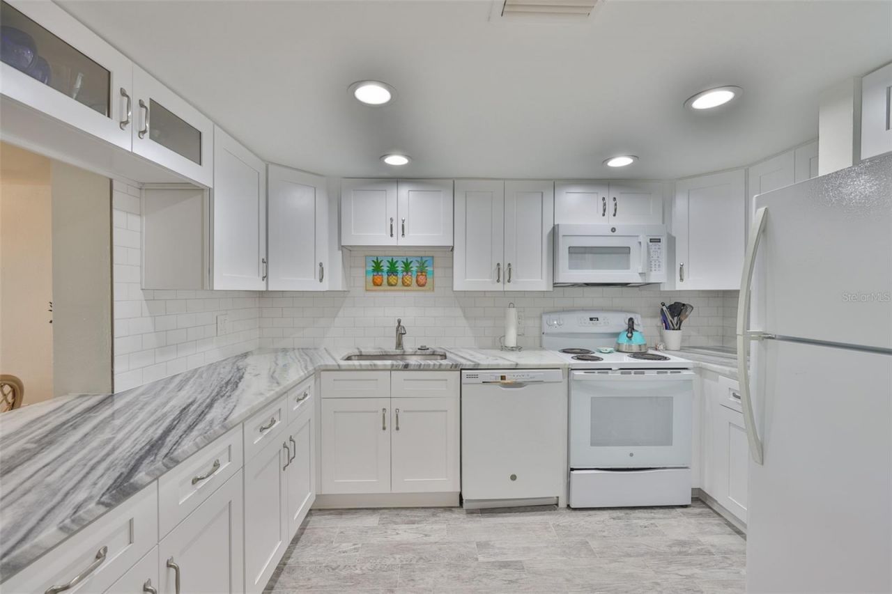 1028 Apollo Beach Boulevard, Unit 8, Apollo Beach, FL 33572 Photo