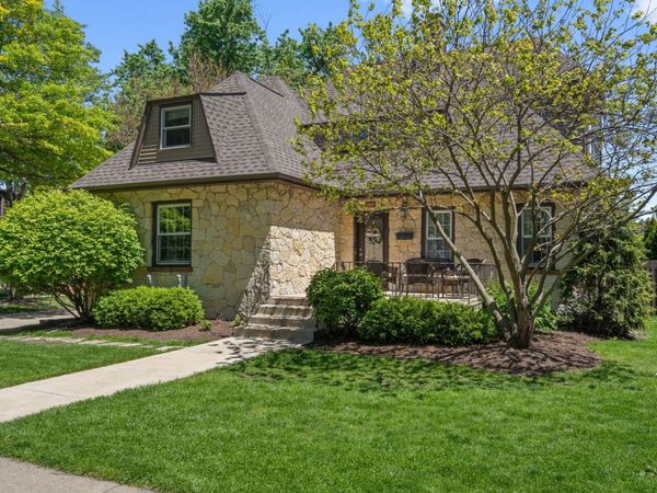 397 S Holly Avenue, Elmhurst, IL 60126