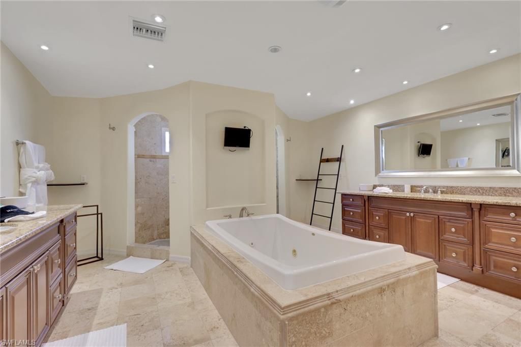 2146 SE 18th Ave, Cape Coral, FL 33990 Photo