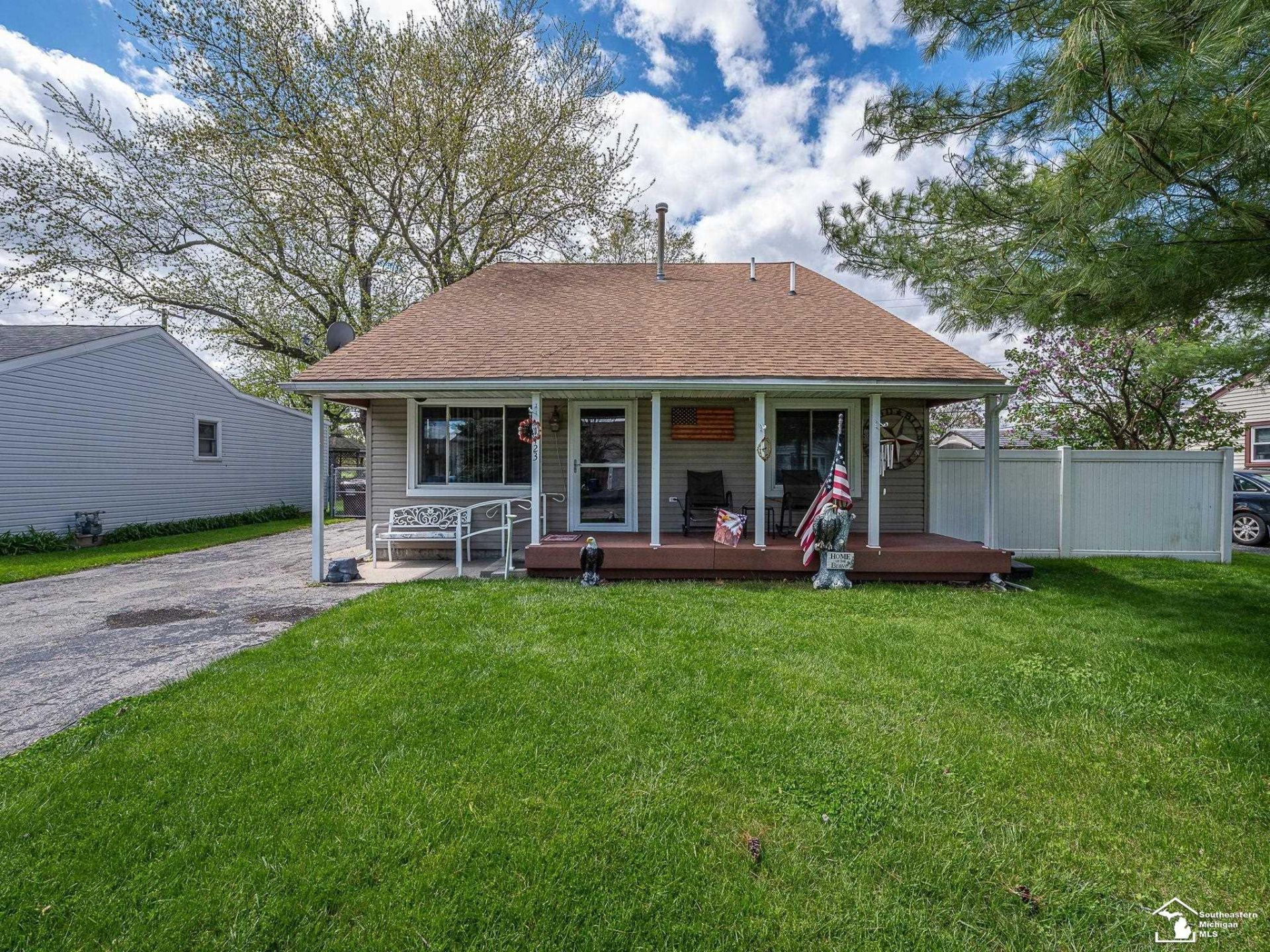 1423 Sunset Boulevard, Monroe, MI 48162 Main Photo
