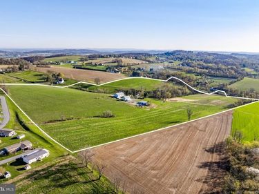 85 TOME FARMS LANE, YORK, PA 17406