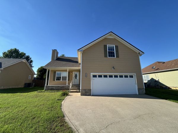 1340 Loren Cir, Clarksville, TN 37042