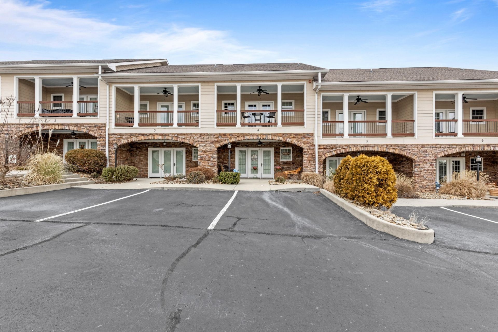 1235 New Lake Road , Unit 4, Spring City, TN 37381 Main Photo