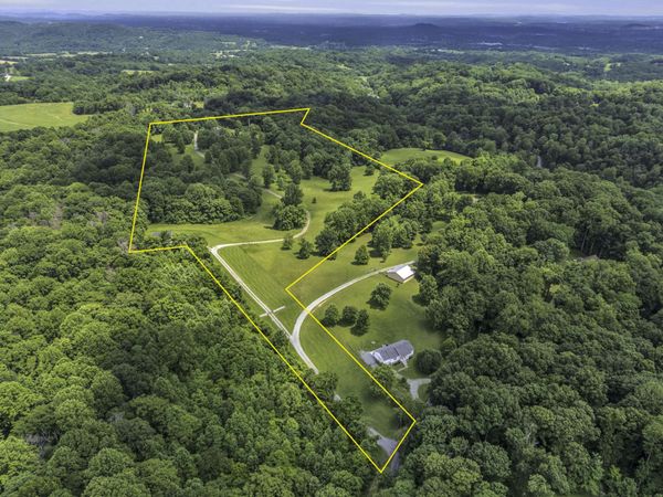 904 Weeping Willow Rd , Hendersonville, TN 37075