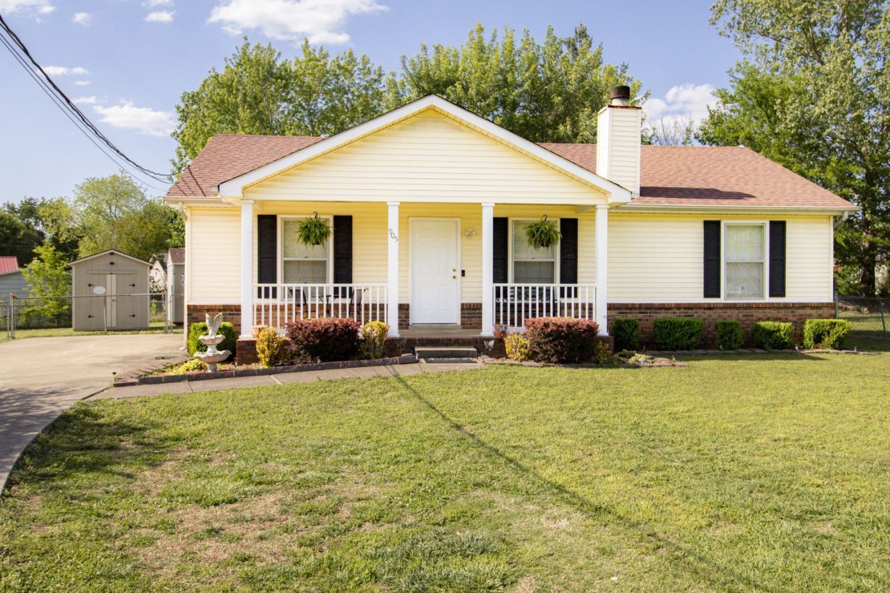 905 Cal Ct, Clarksville, TN 37042 Main Photo