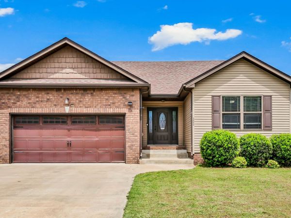 208 Azalea Dr , Oak Grove, KY 42262