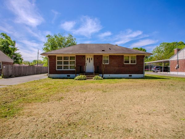 105 Lynn Dr , Columbia, TN 38401