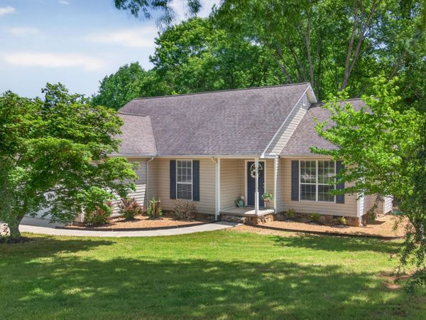 5696 Edgmon Road , Ooltewah, TN 37363
