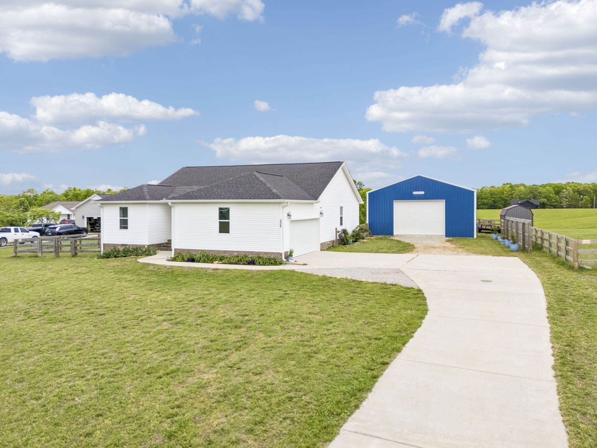 506 N Point Dr, Summertown, TN 38483 Main Photo