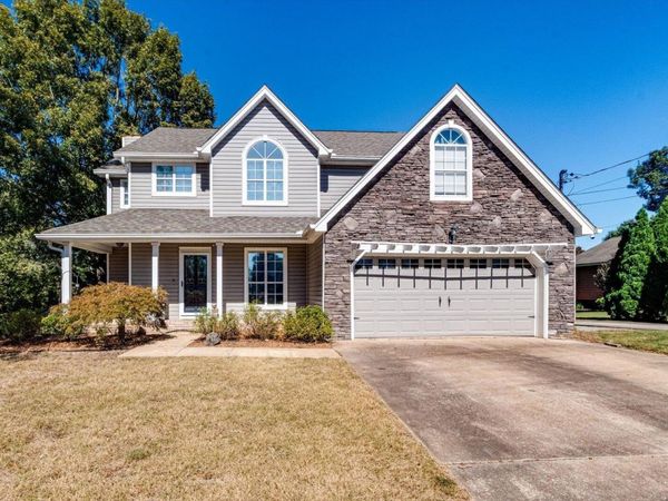 2221 Chimney Hills Drive , Soddy Daisy, TN 37379