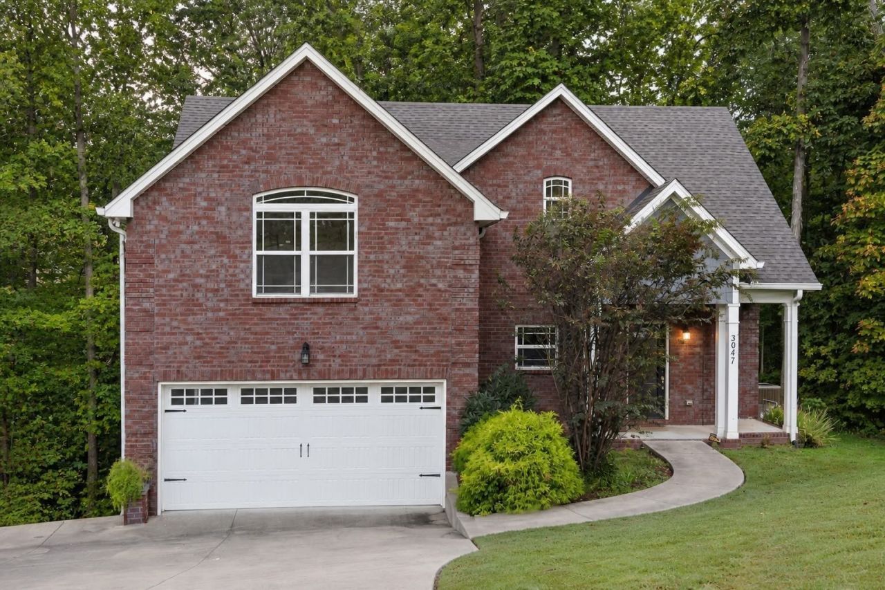 3047 Gracie Ann Dr, Greenbrier, TN 37073 Main Photo
