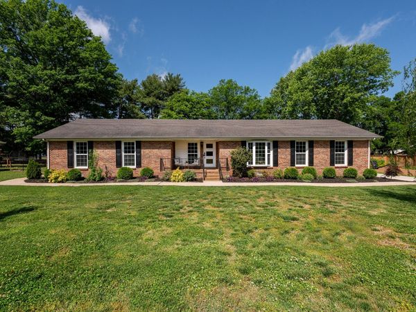 2607 Regency Park Dr , Murfreesboro, TN 37129