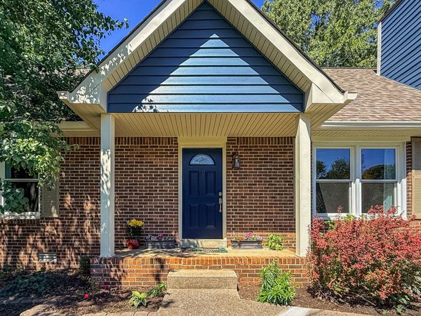 2242 Sweetbriar Dr, Clarksville, TN 37043