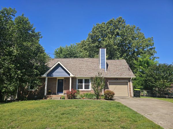2242 Sweetbriar Dr , Clarksville, TN 37043