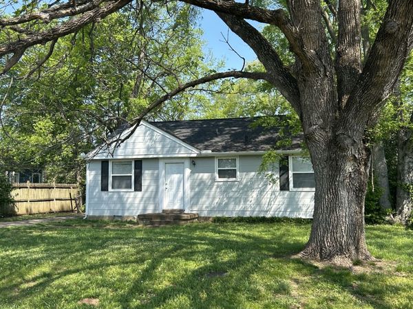 5506 Meadowcrest Ln, Nashville, TN 37209