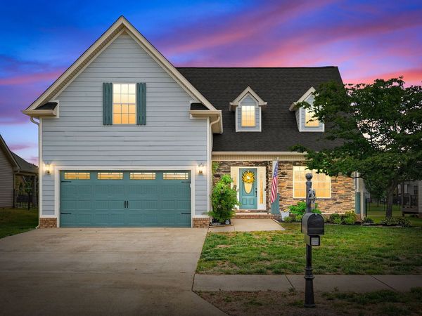 1141 Old Duke Dr, Clarksville, TN 37043