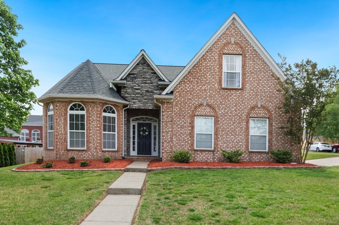 1085 Nealcrest Cir, Spring Hill, TN 37174 Main Photo