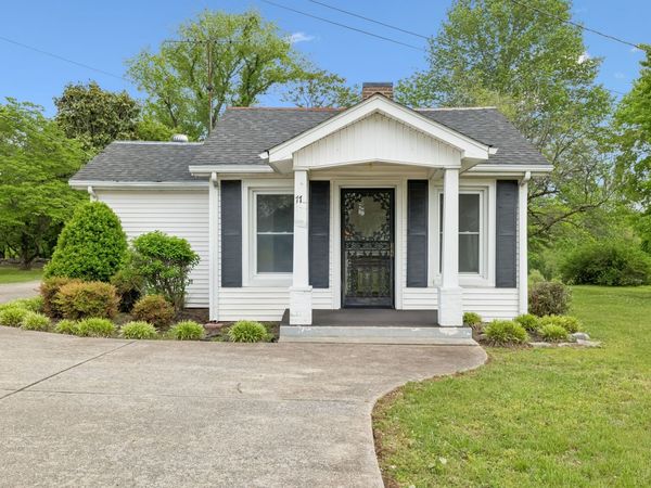 77 Main St E, Gordonsville, TN 38563
