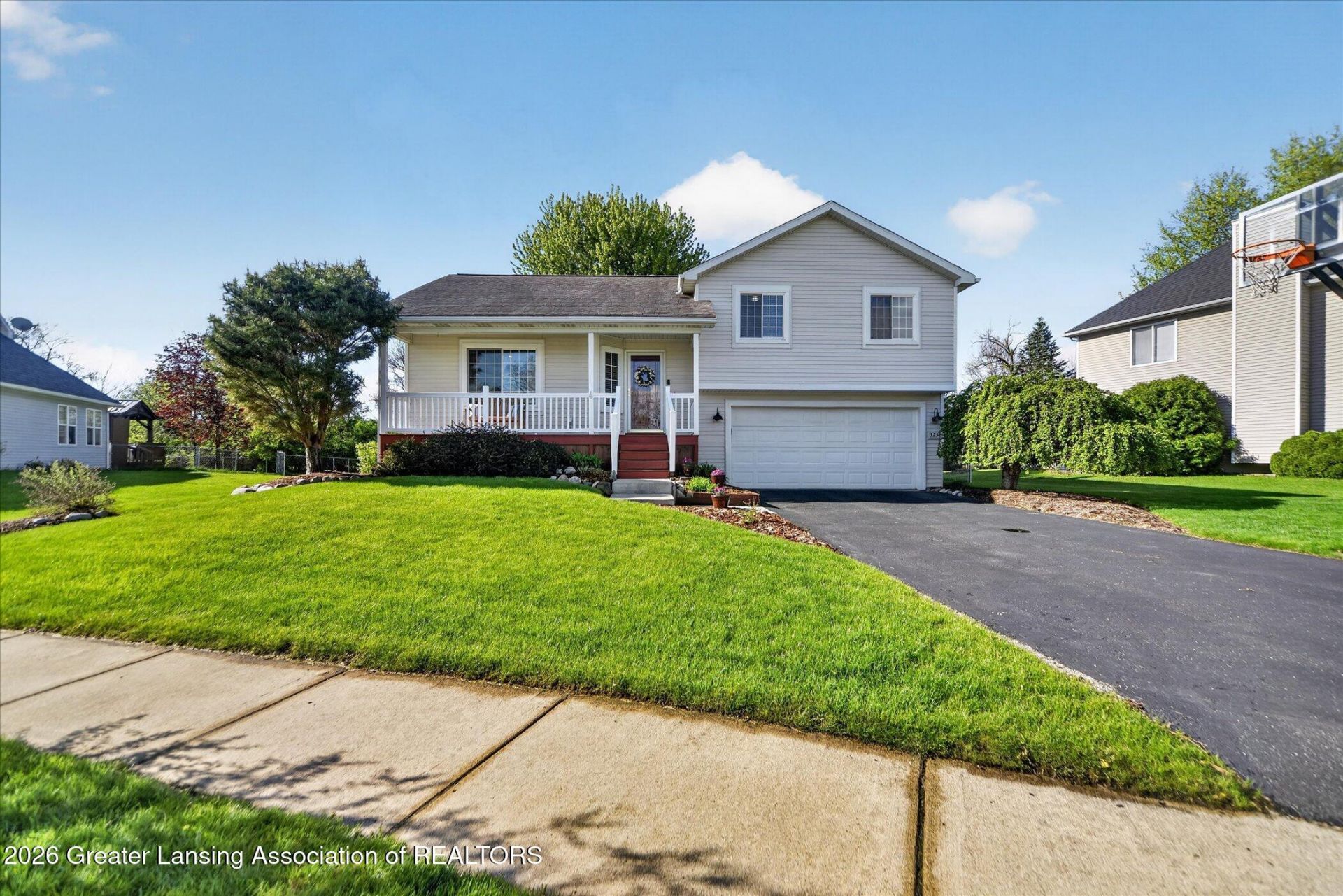 325 Coventry Lane, Mason, MI 48854 Main Photo