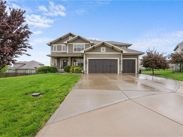 405 SE Mill Creek Circle, Lee's Summit, MO 64063