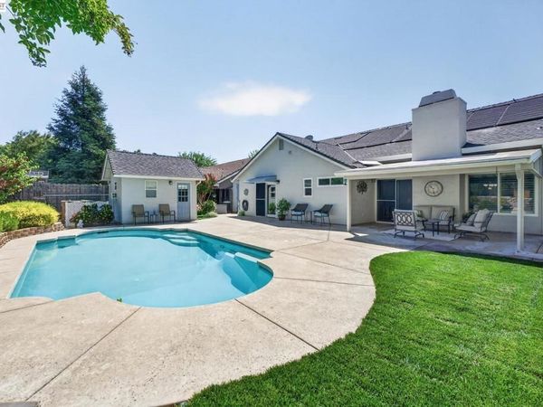 143 Lighthouse Way, Vacaville, CA 95688