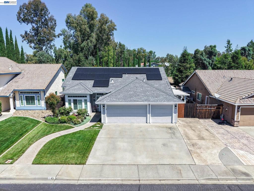 143 Lighthouse Way, Vacaville, CA 95688 Main Photo