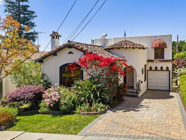 2435 Burlington St, Oakland, CA 94602