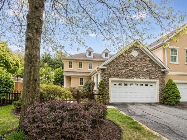 23 Wyckoff Way, Chester, NJ 07930