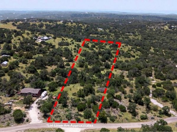 211 SPRING RD, Fredericksburg, TX 78624