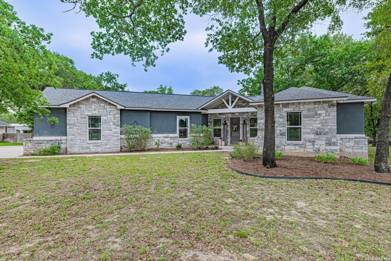 263 Cibolo Ridge Dr, La Vernia, TX 78121 Main Photo