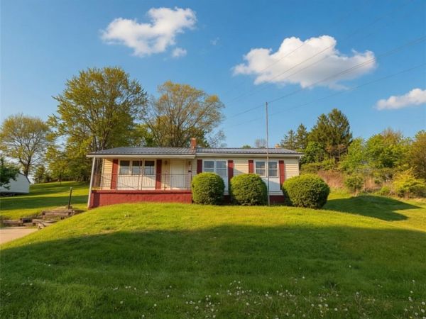 109 New Orchard Dr, Tarentum, PA 15084