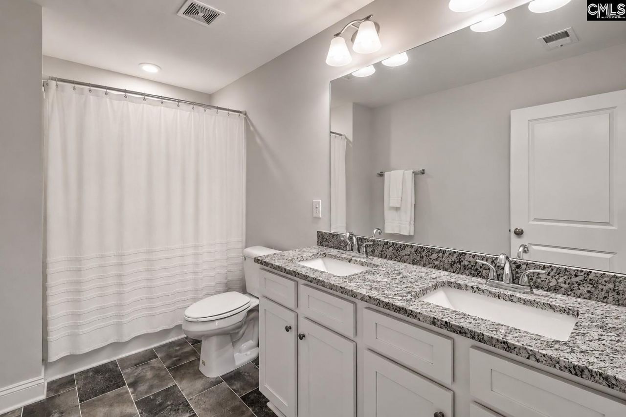 453 Blue Robin Lane Photo 17