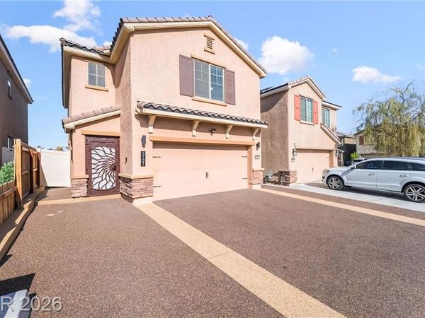 5121 Charlie Ct., Las Vegas, NV 89122