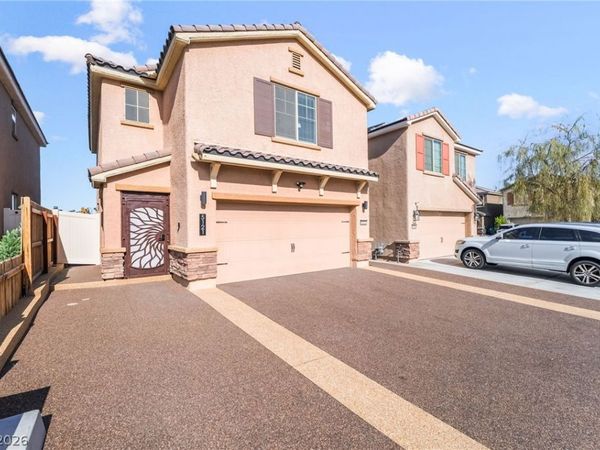 5121 Charlie Ct., Las Vegas, NV 89122