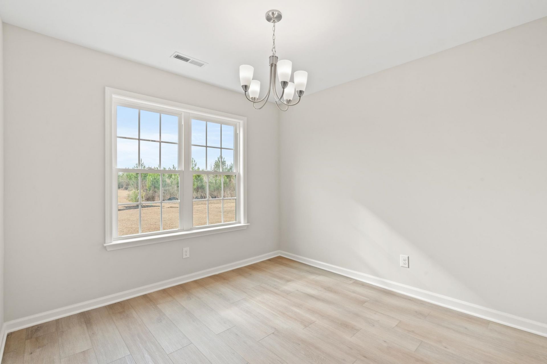 908 Woodside Dr. Photo 6